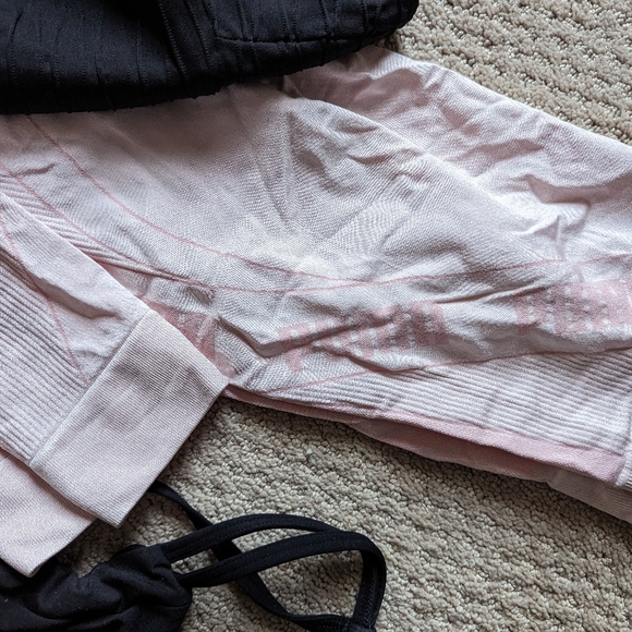 Bundle of workout gear - Picture 6 of 7